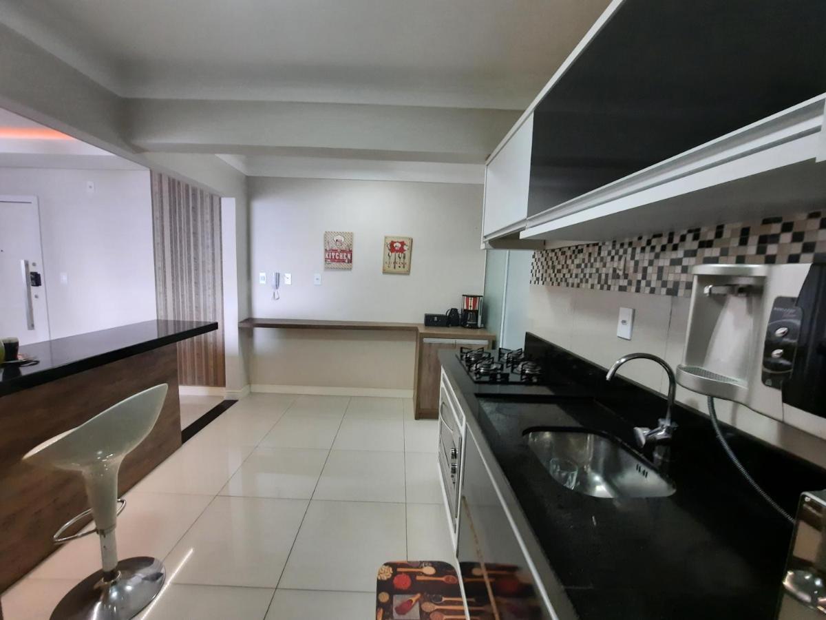 3 Suites Linda Vista Da Orla De Bc A 50M Da Praia - Somente Familiares Balneário Camboriú 외부 사진