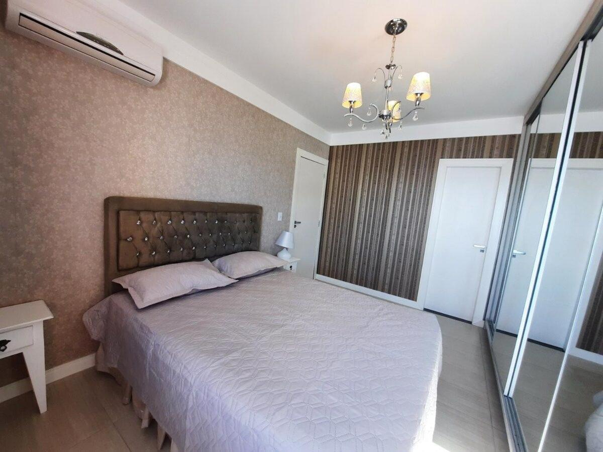 3 Suites Linda Vista Da Orla De Bc A 50M Da Praia - Somente Familiares Balneário Camboriú 외부 사진