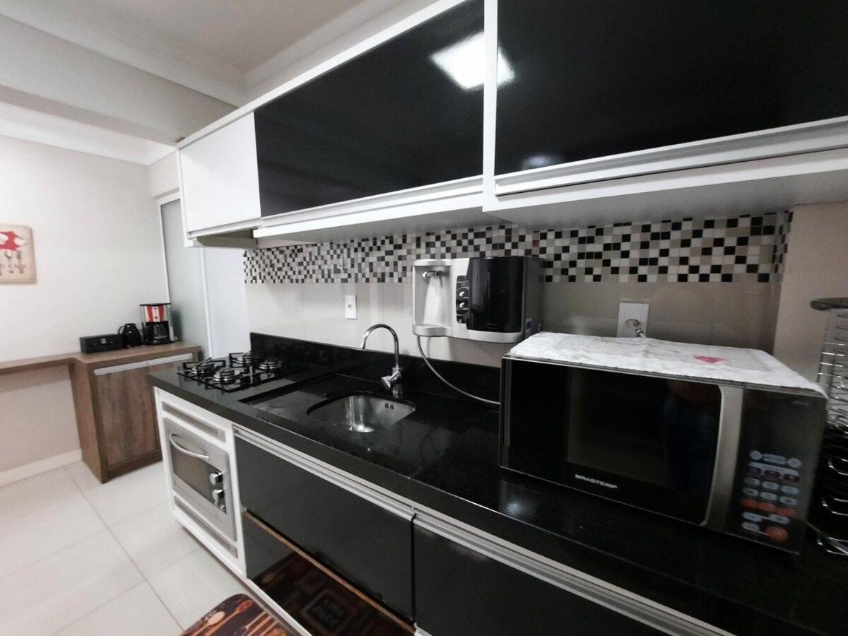 3 Suites Linda Vista Da Orla De Bc A 50M Da Praia - Somente Familiares Balneário Camboriú 외부 사진