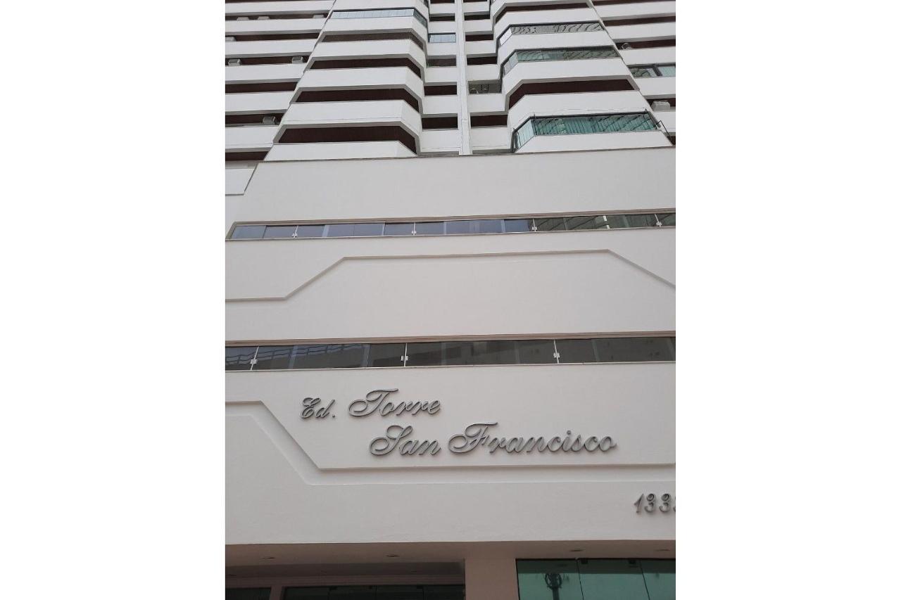 3 Suites Linda Vista Da Orla De Bc A 50M Da Praia - Somente Familiares Balneário Camboriú 외부 사진