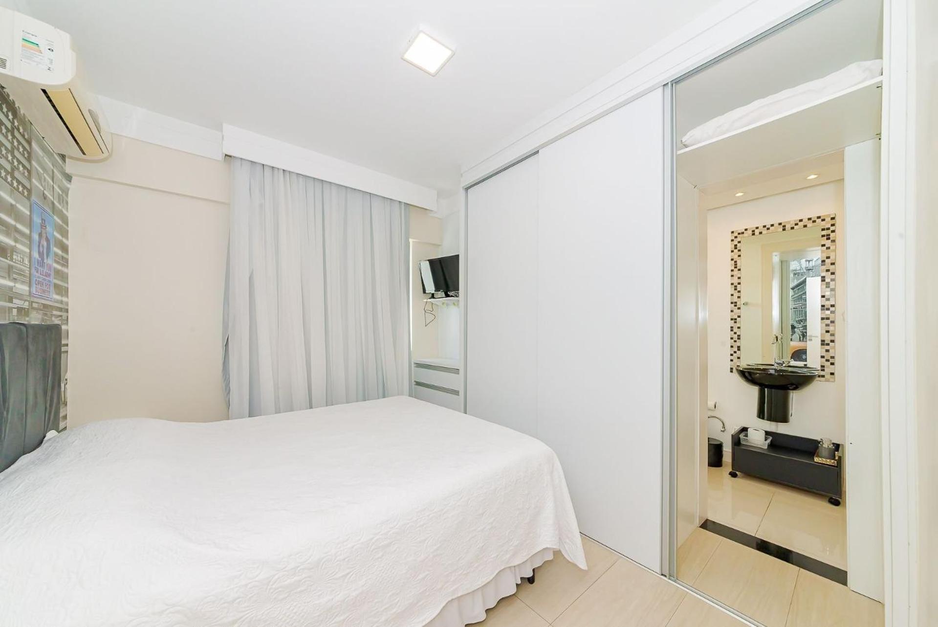 3 Suites Linda Vista Da Orla De Bc A 50M Da Praia - Somente Familiares Balneário Camboriú 외부 사진