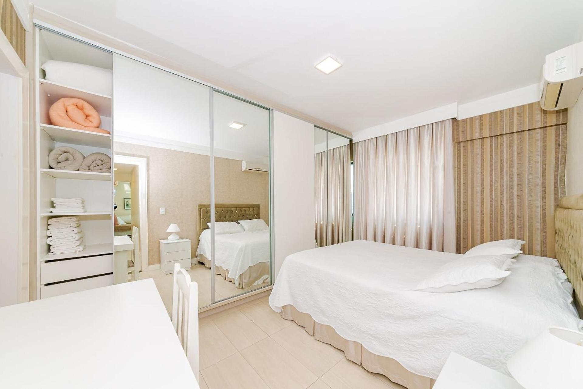 3 Suites Linda Vista Da Orla De Bc A 50M Da Praia - Somente Familiares Balneário Camboriú 외부 사진