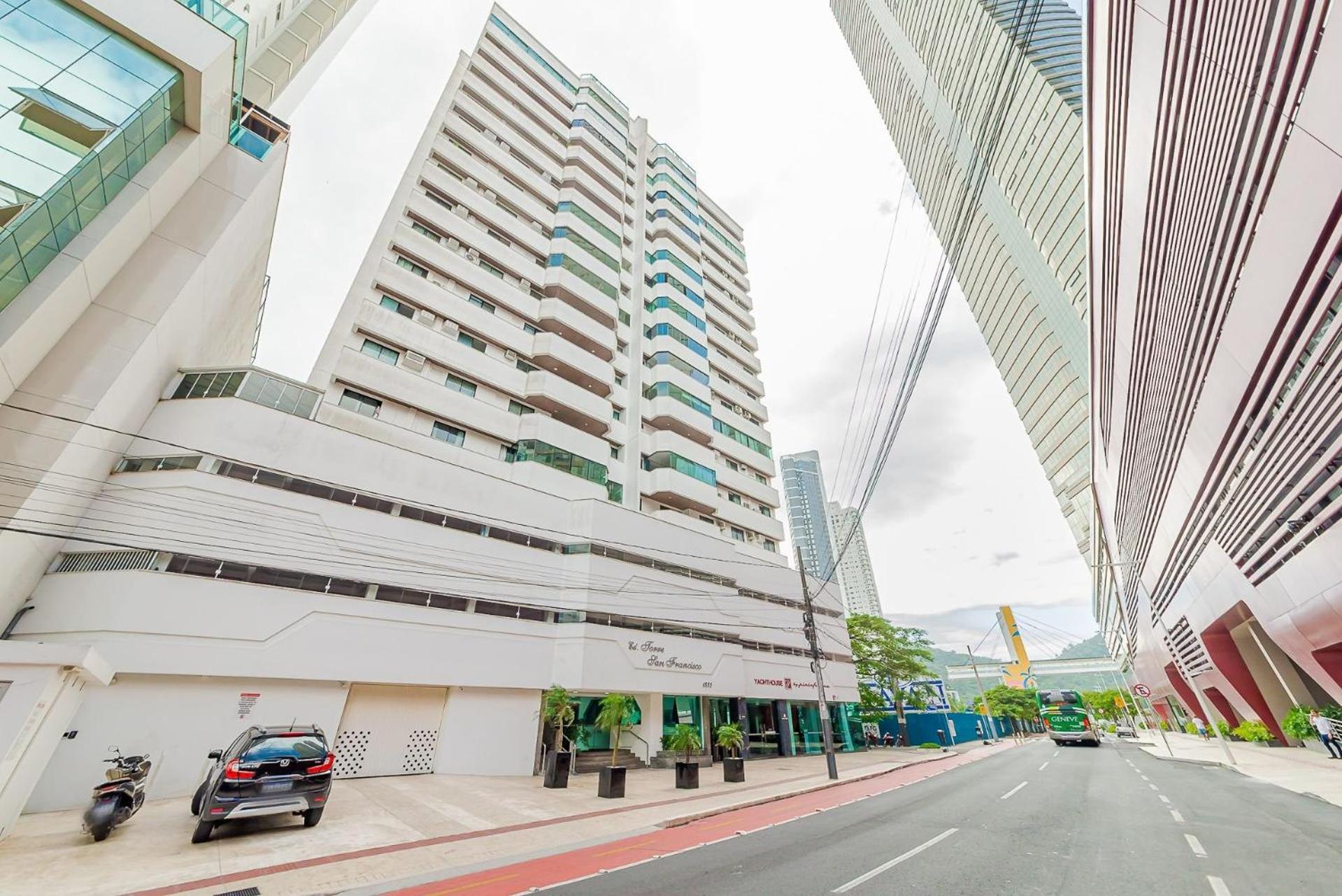 3 Suites Linda Vista Da Orla De Bc A 50M Da Praia - Somente Familiares Balneário Camboriú 외부 사진